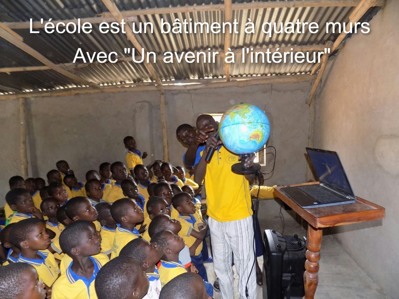 Un cours de géographie école africaine