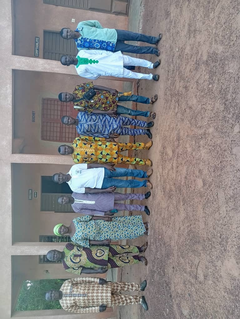Professeurs du CEG Dassa Zoumé Professeurs du CEG Dassa Zoumé